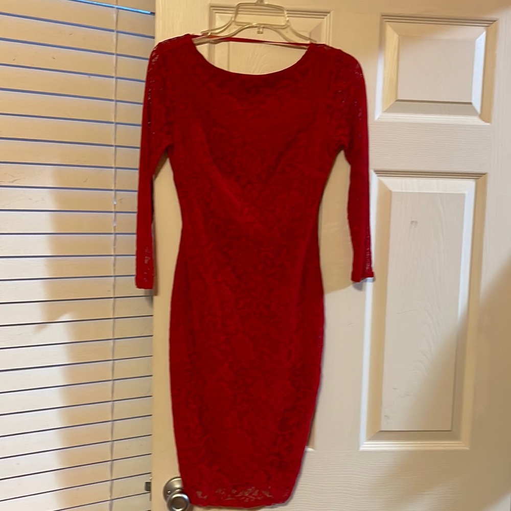 MODA INTERNATIONAL RED BACKLESS LACE MIDI DRESS